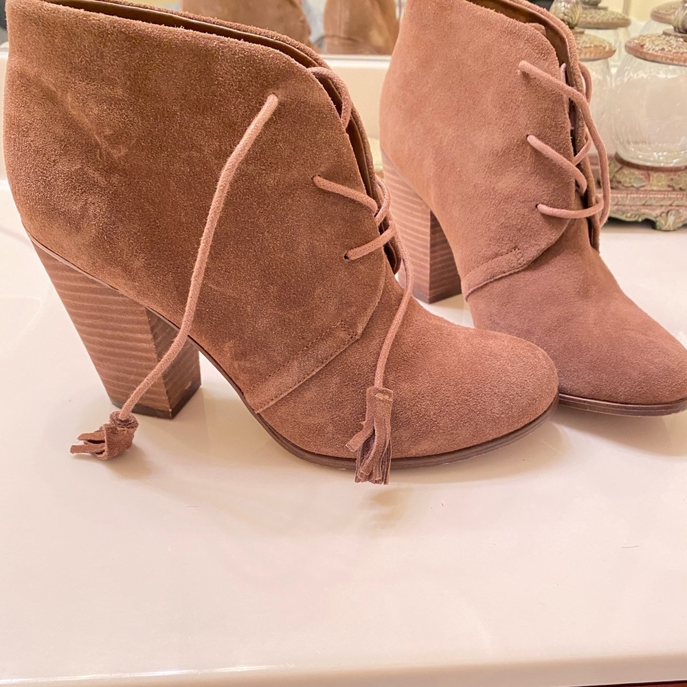 Heel boots